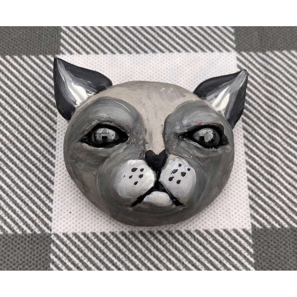 Cat Face Brooch Unisex OS Grey Handmade Painted Clay Grumpy Pin